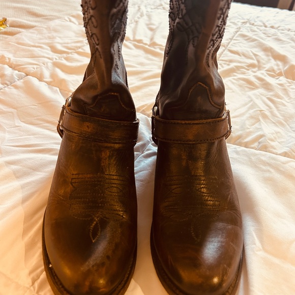 Freebird Shawna Brown Boots - Picture 2 of 6